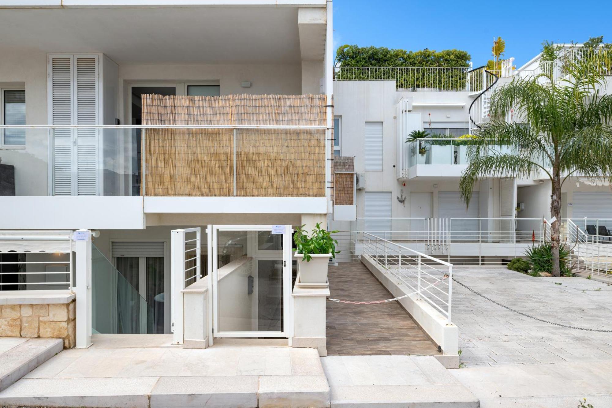 Cozy Marine Apt With Jacuzzi - 250Mt From Sea Polignano a Mare Exterior photo