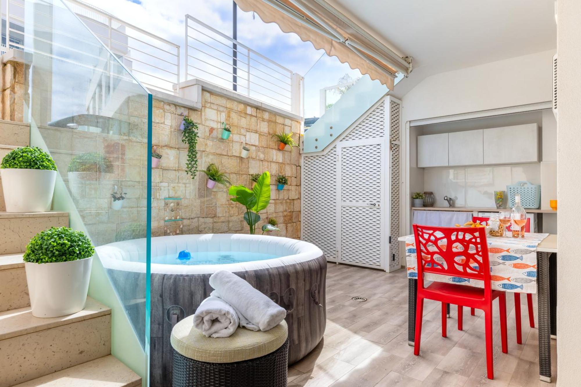 Cozy Marine Apt With Jacuzzi - 250Mt From Sea Polignano a Mare Exterior photo